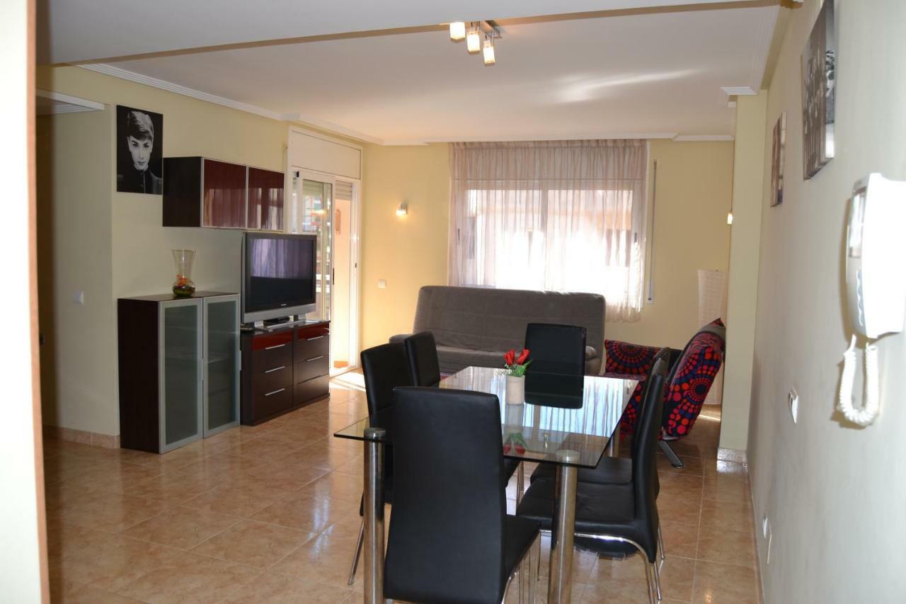 Fabuloso Apartamento Familiar Con Piscina En Salouアパートメント エクステリア 写真